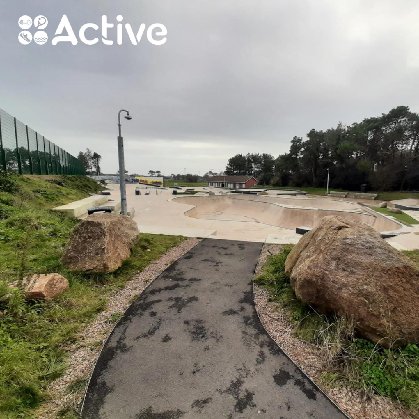Photo of Les Quennevais Skatepark looking across to the other side of the Skatepark