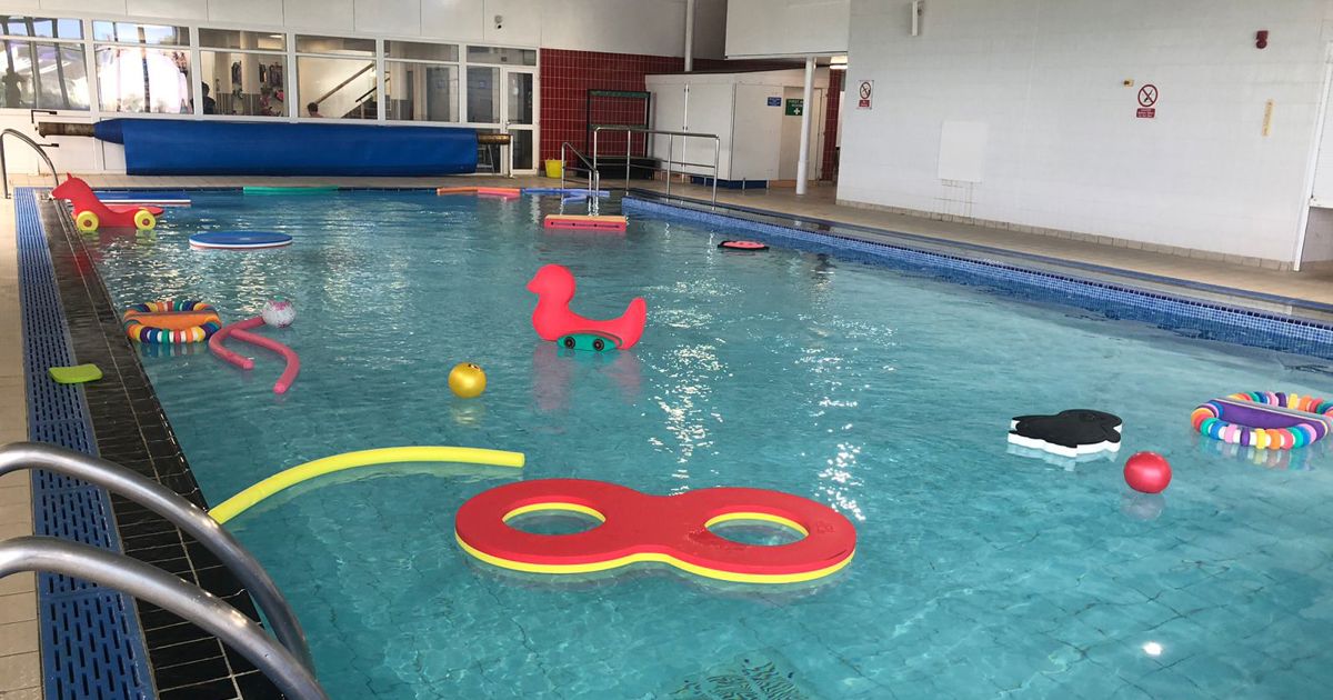 Pool Playtime | Active Jersey | Active Jersey